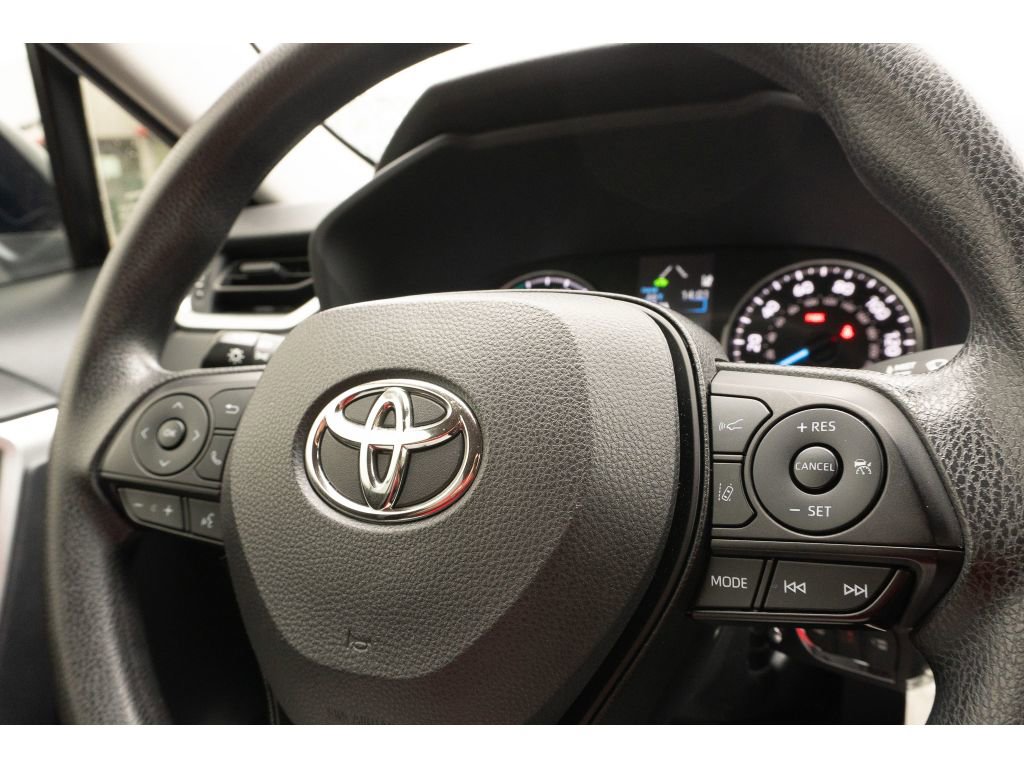 Used 2022 Toyota RAV4 LE image 26