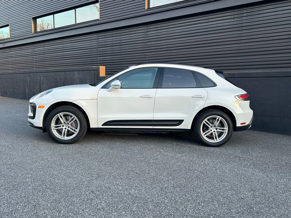 Certified 2025 Porsche Macan video 2