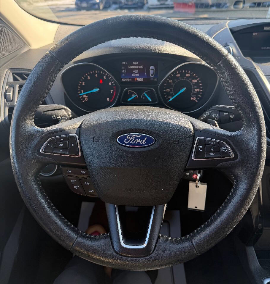 Used 2017 Ford Escape SE w/ SE Sport Appearance Package AWD/4WD image 21