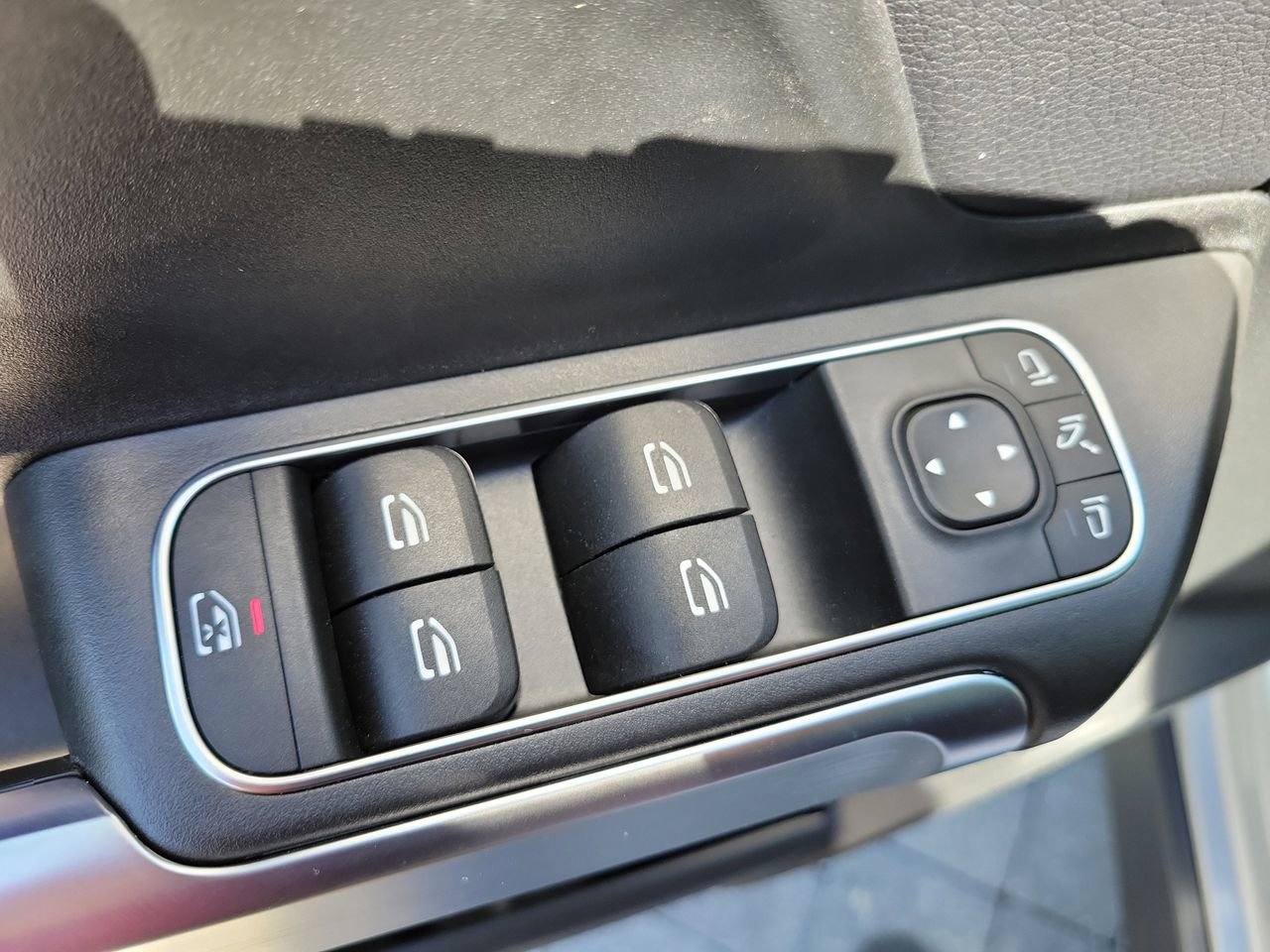 New 2026 Mercedes-Benz GLB 250 image 18