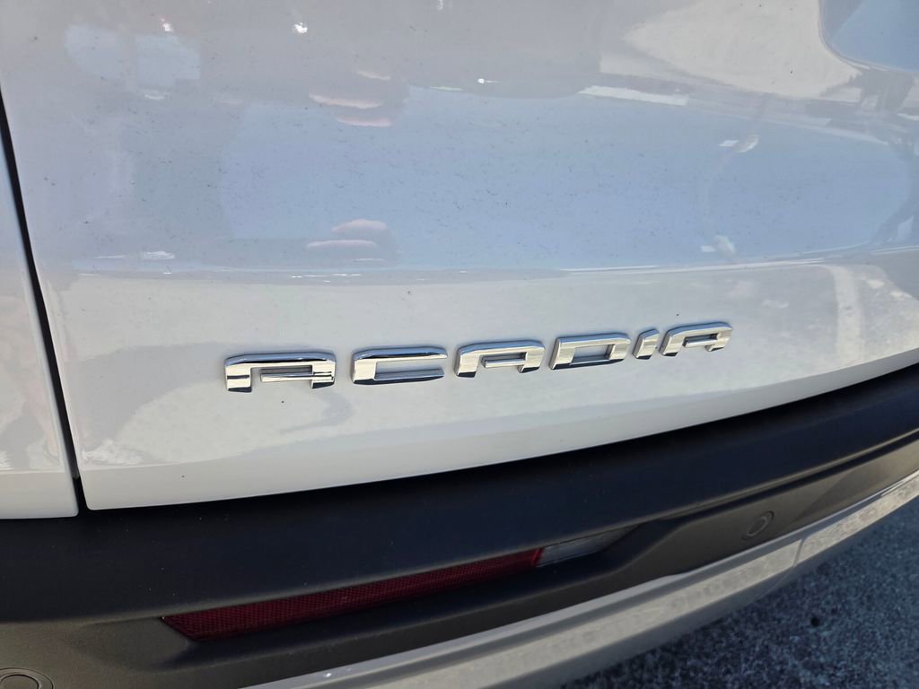 Used 2025 GMC Acadia Elevation image 13