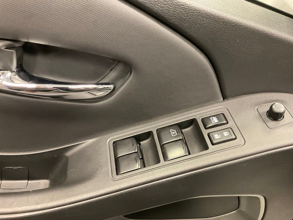 Used 2024 Nissan Frontier SV AWD/4WD image 12