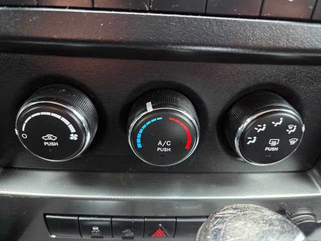 Used 2011 Jeep Liberty Sport AWD/4WD image 24