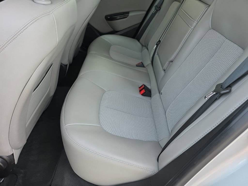 Used 2014 Buick Verano FWD image 21