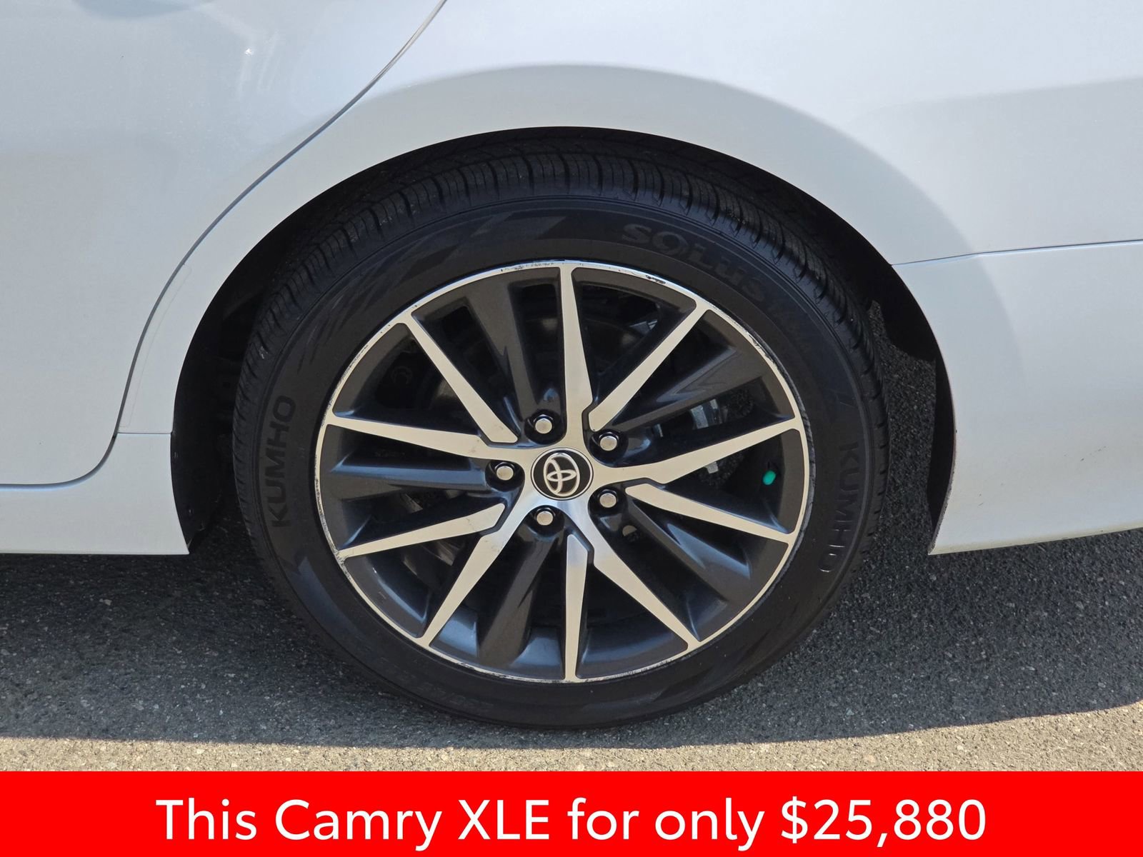 Used 2024 Toyota Camry XLE image 39