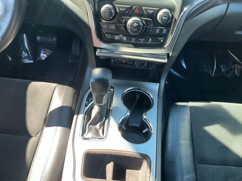 Used 2018 Jeep Grand Cherokee Laredo image 12