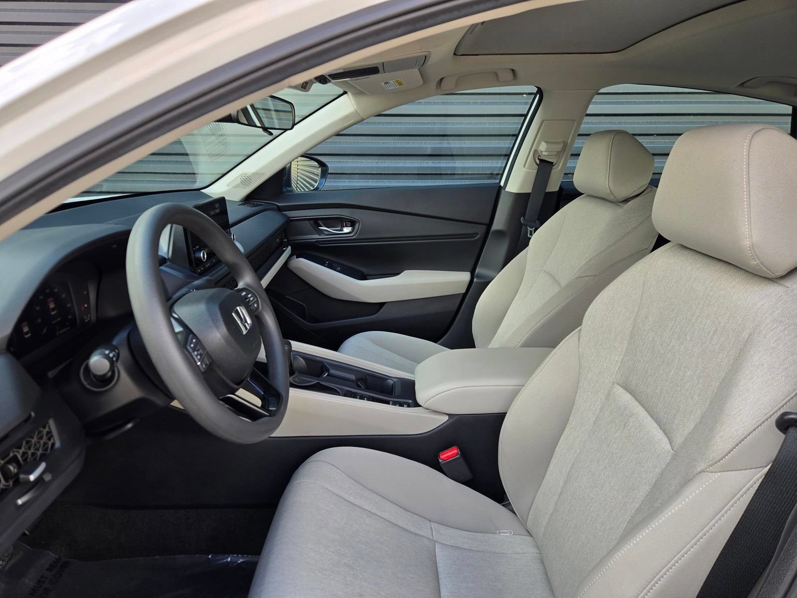 Used 2025 Honda Accord SE image 27