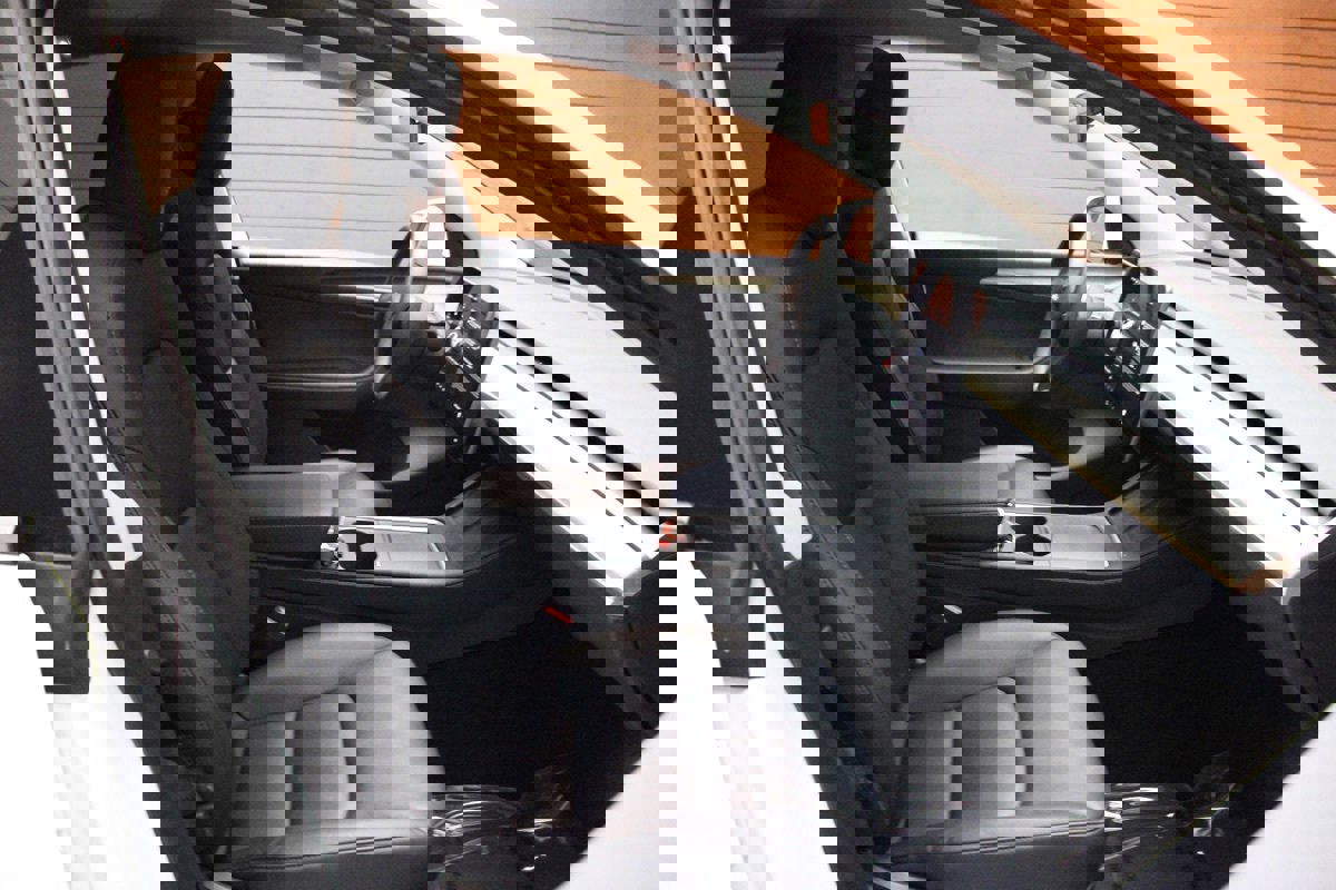 Used 2023 Tesla Model Y Long Range image 24