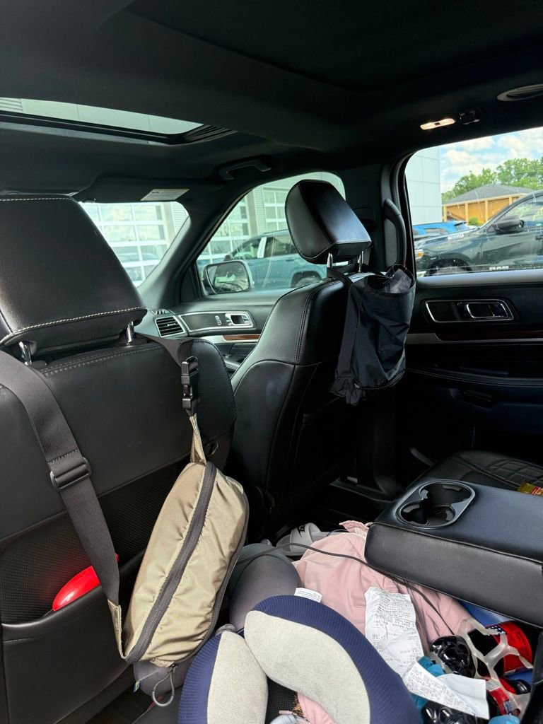 Used 2018 Ford Explorer Platinum AWD/4WD image 16