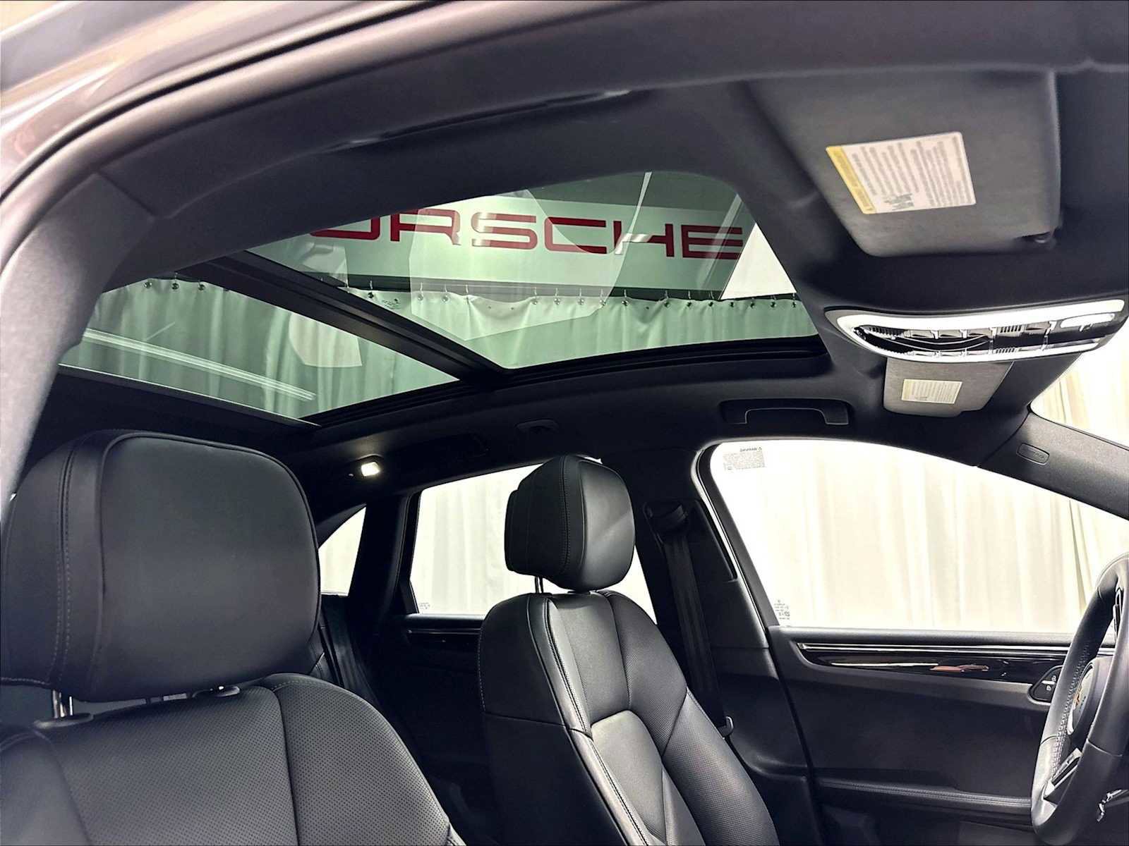 Used 2026 Porsche Macan AWD/4WD image 26