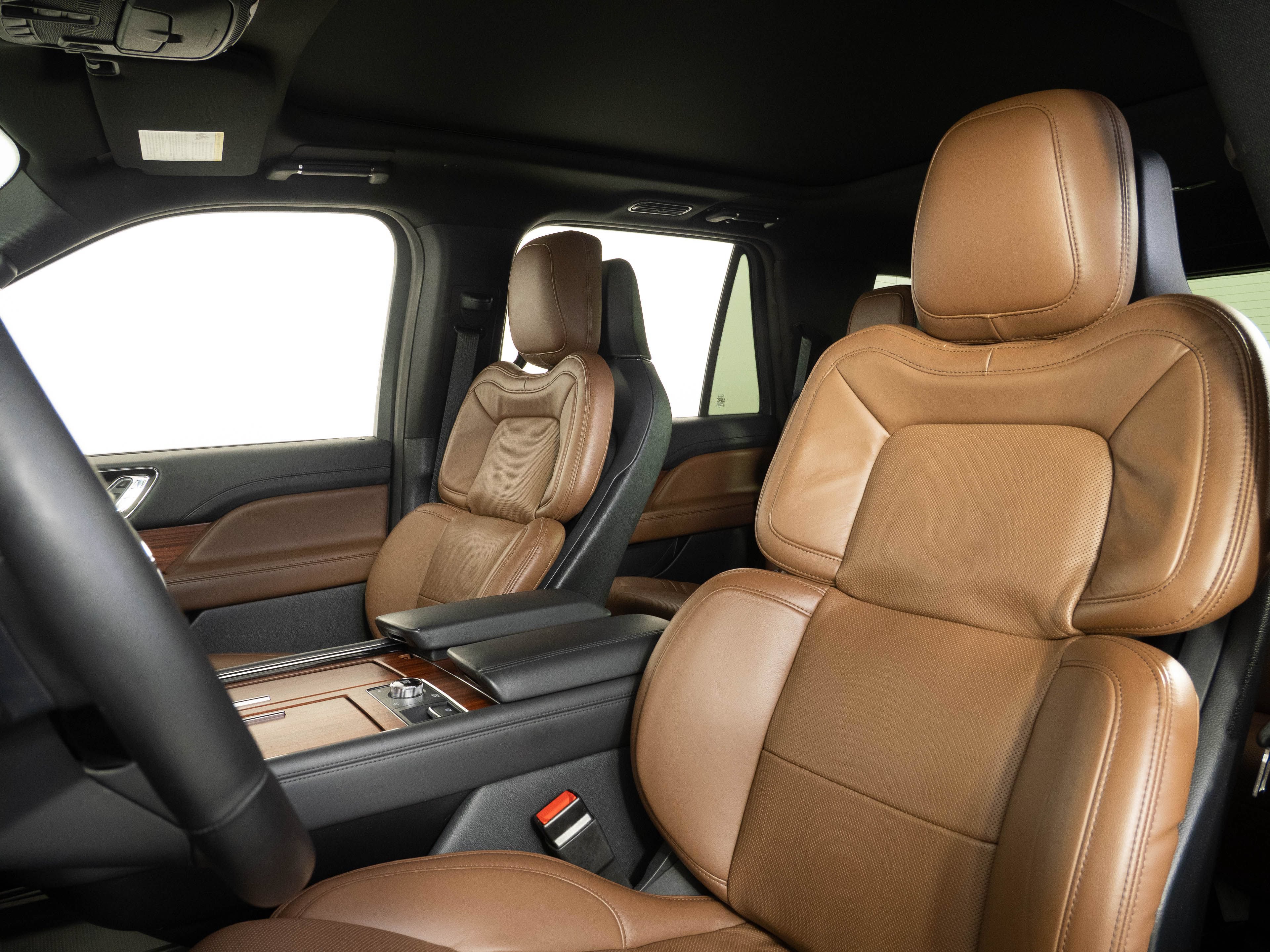 Used 2024 Lincoln Navigator Reserve AWD/4WD image 5