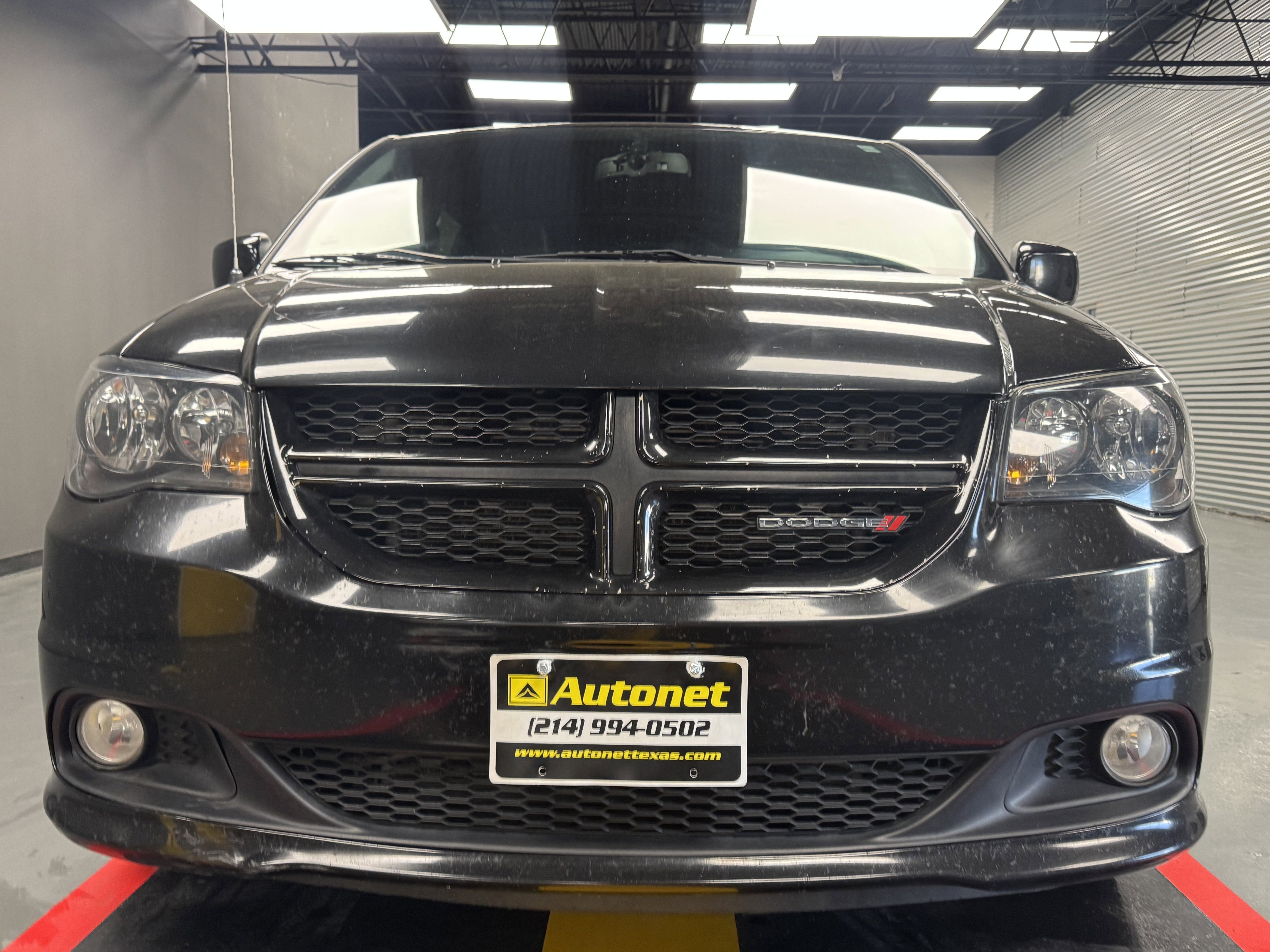 Used 2018 Dodge Grand Caravan SXT w/ Driver Convenience Group image 8