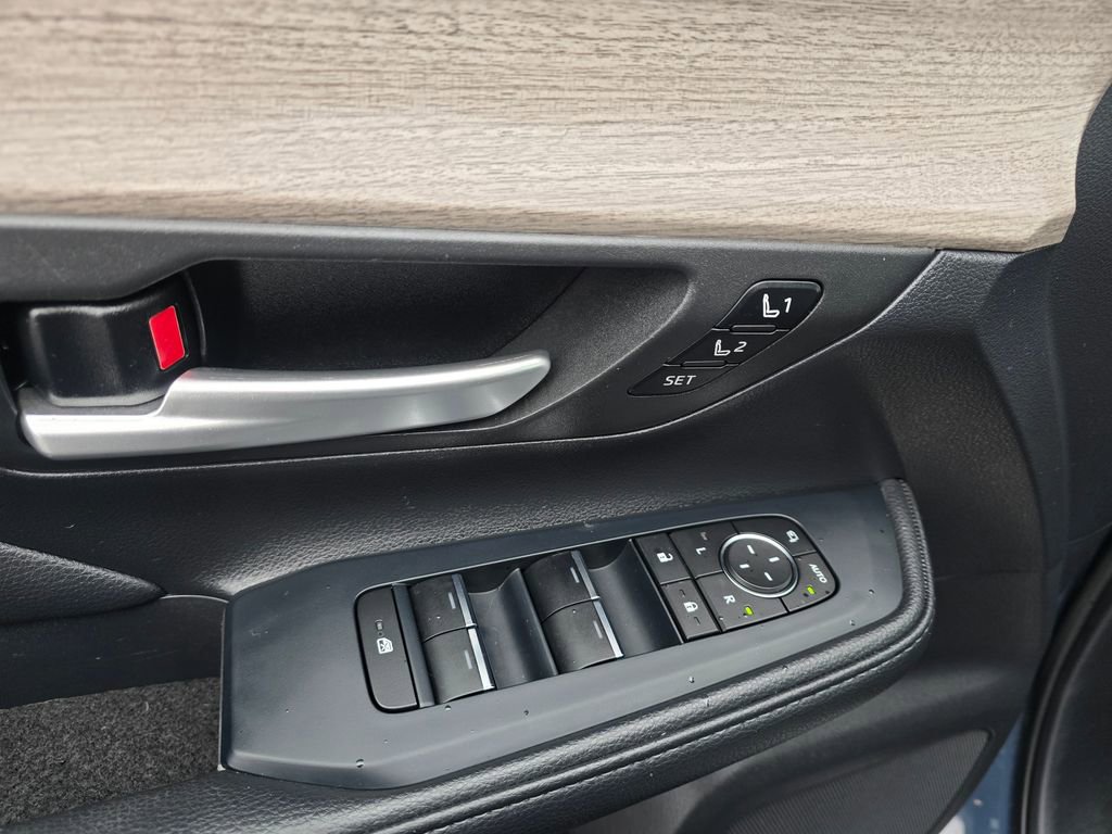 Certified 2024 Toyota Grand Highlander Platinum image 19