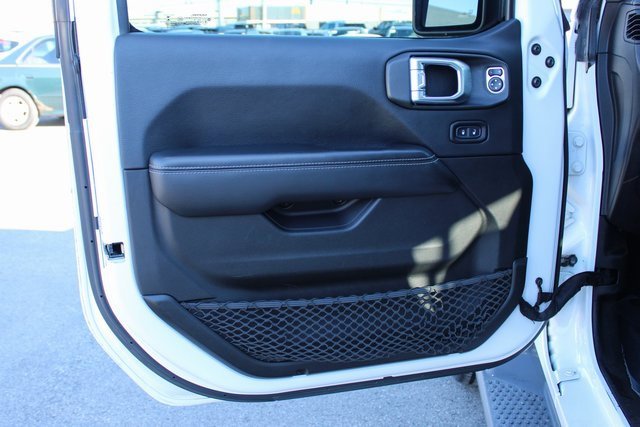 Used 2018 Jeep Wrangler Unlimited Sahara image 10