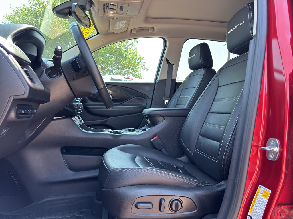 Used 2023 GMC Terrain Denali w/ Denali Premium Package AWD/4WD image 14