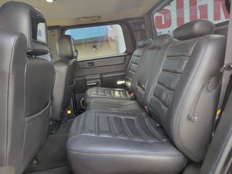 Used 2005 HUMMER H2 SUT w/ Preferred Equipment Group AWD/4WD image 52