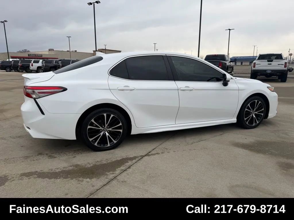 Used 2019 Toyota Camry SE image 24