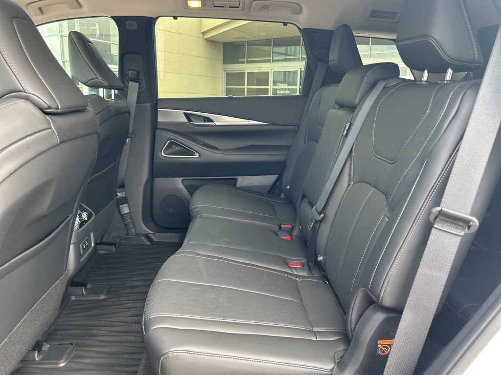 New 2026 INFINITI QX60 Luxe w/ Cargo Package image 15