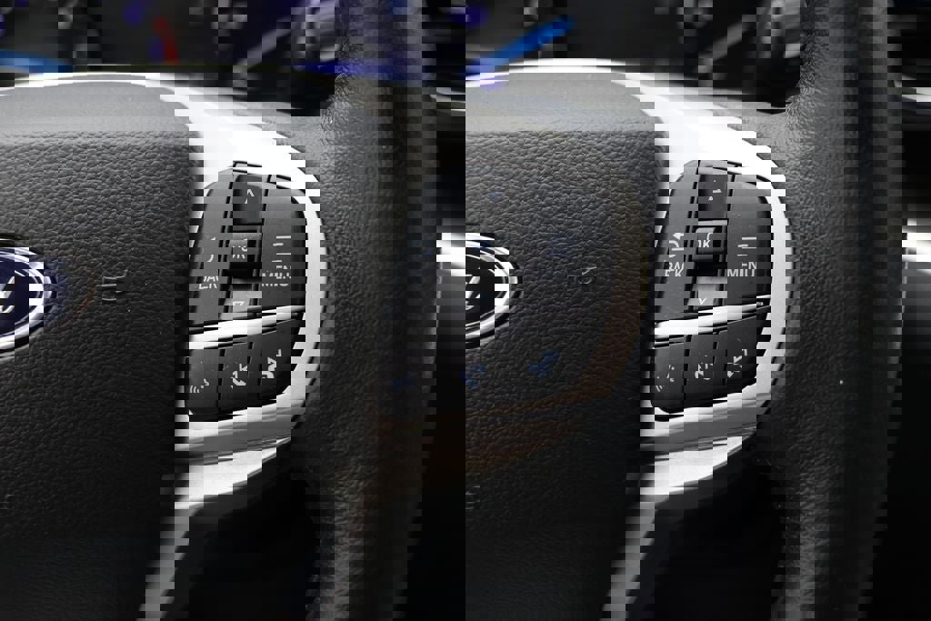 Used 2022 Ford Explorer XLT w/ Equipment Group 202A image 20