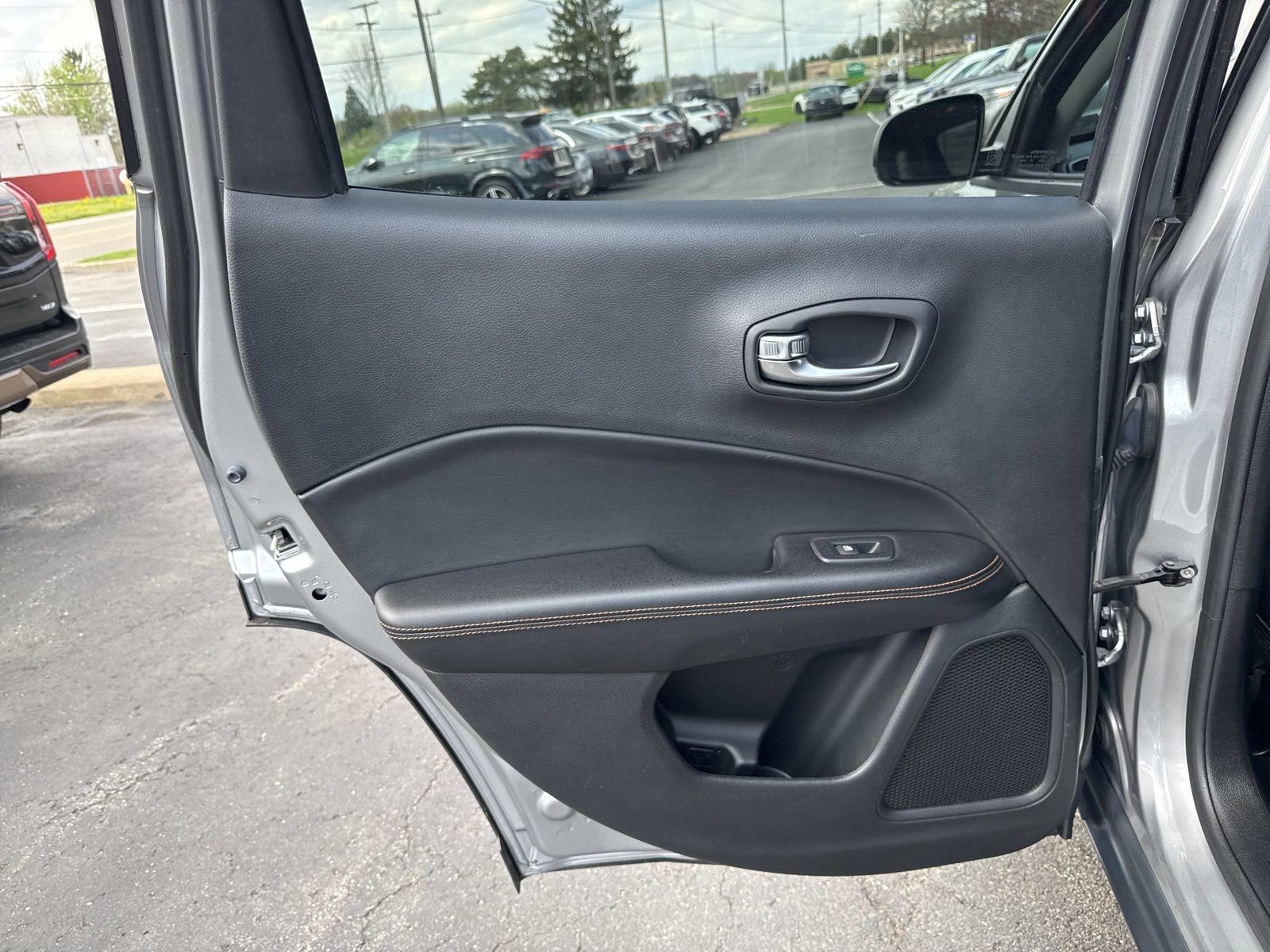 Used 2019 Jeep Compass Limited AWD/4WD image 39