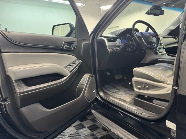 Used 2019 Chevrolet Tahoe LT w/ RST Edition AWD/4WD image 11