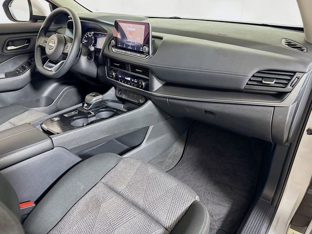 Used 2024 Nissan Rogue SV FWD image 25