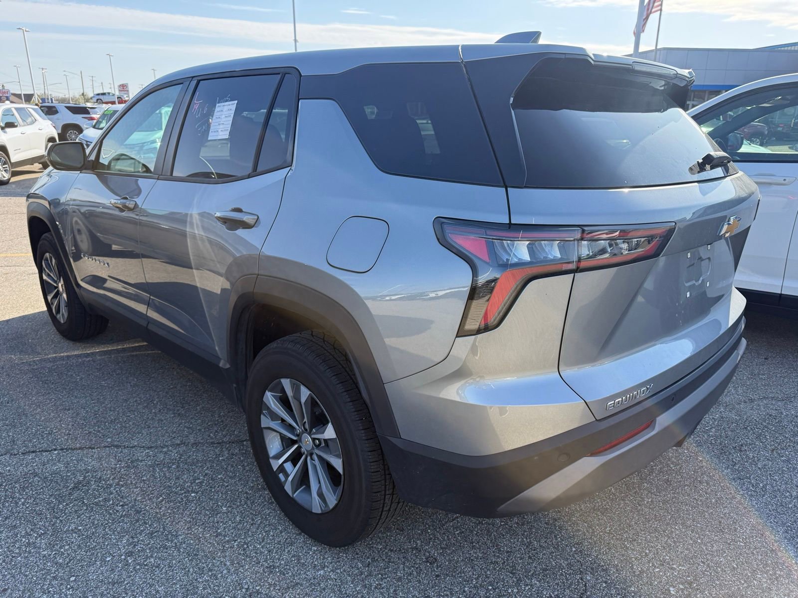 Used 2026 Chevrolet Equinox LT image 4