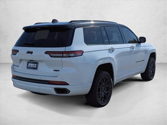 Used 2023 Jeep Grand Cherokee L Summit w/ Advanced Protech Group IV AWD/4WD image 5