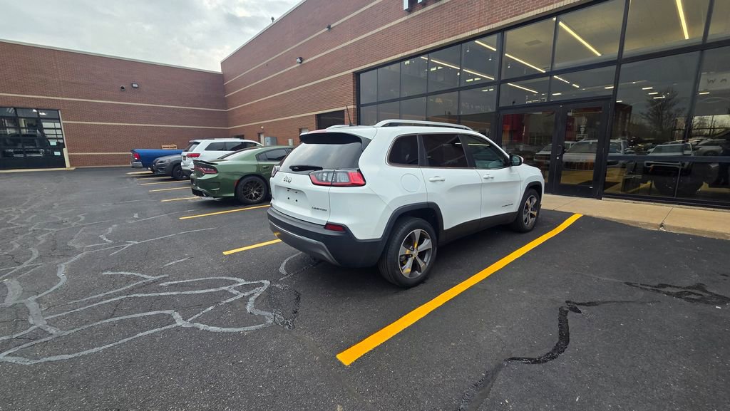 Used 2019 Jeep Cherokee Limited image 4