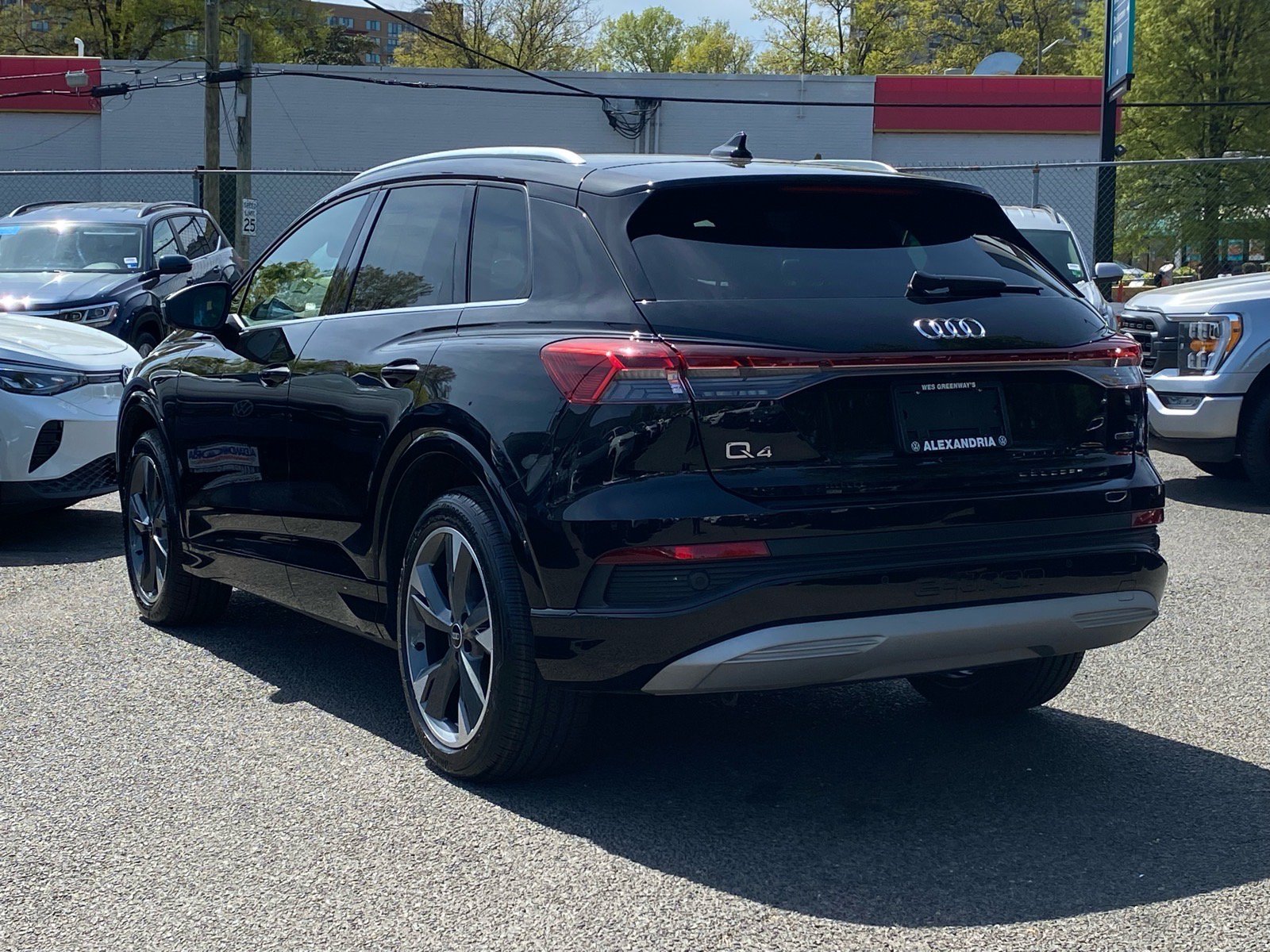 Used 2022 Audi Q4 e-tron Prestige AWD/4WD image 5