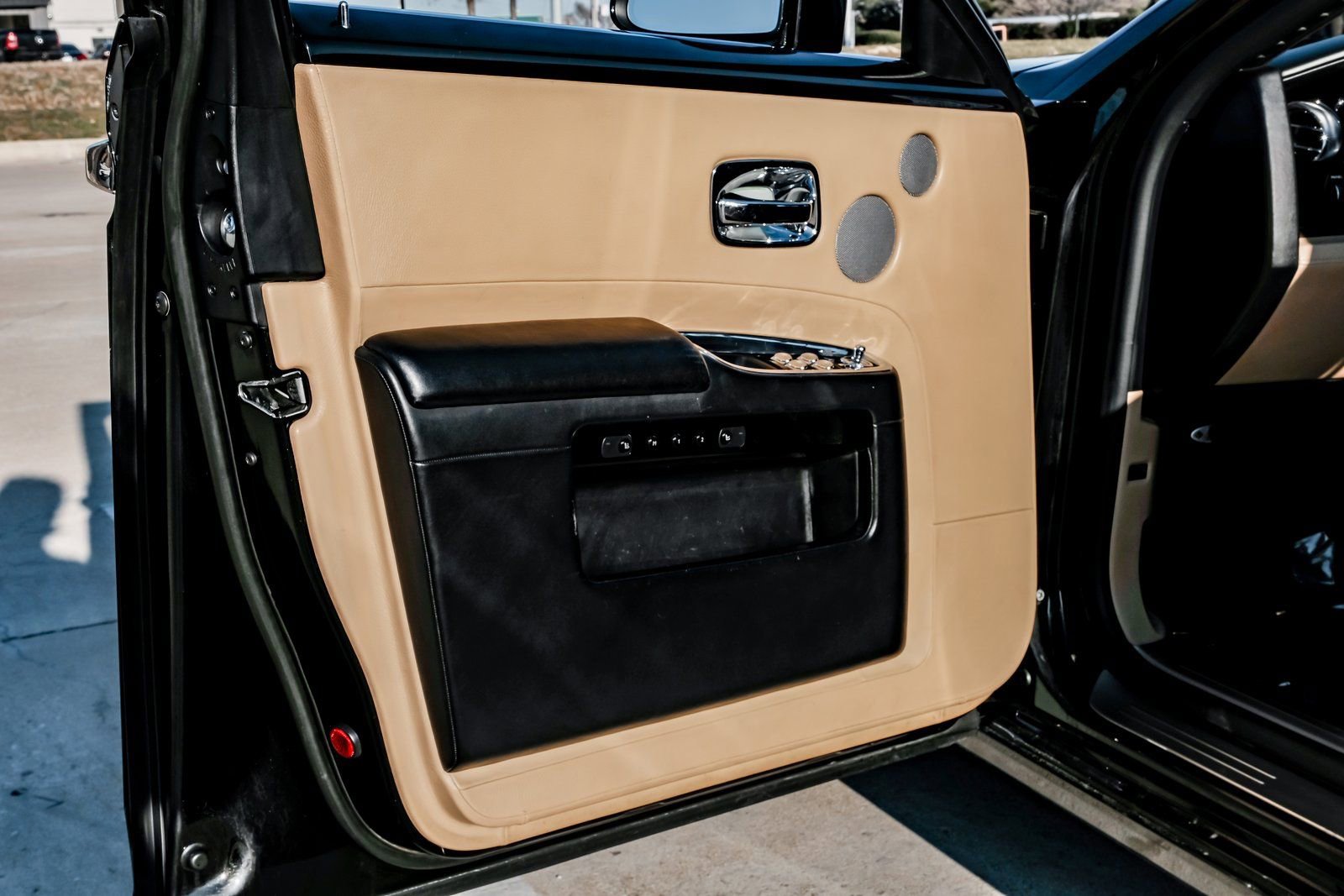 Used 2015 Rolls-Royce Ghost image 56