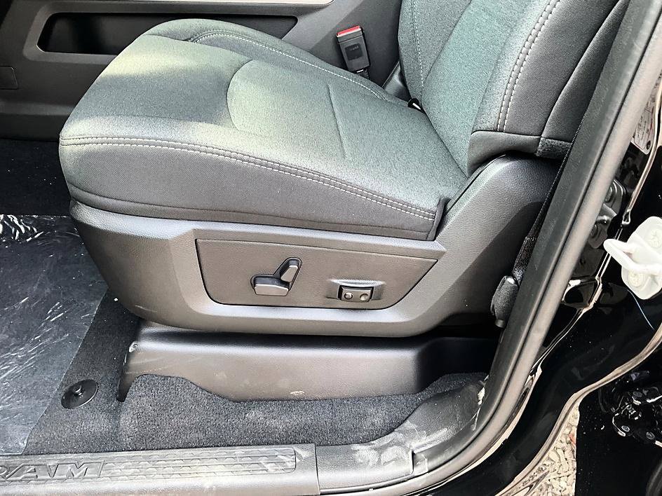 New 2026 RAM 2500 Big Horn AWD/4WD image 15