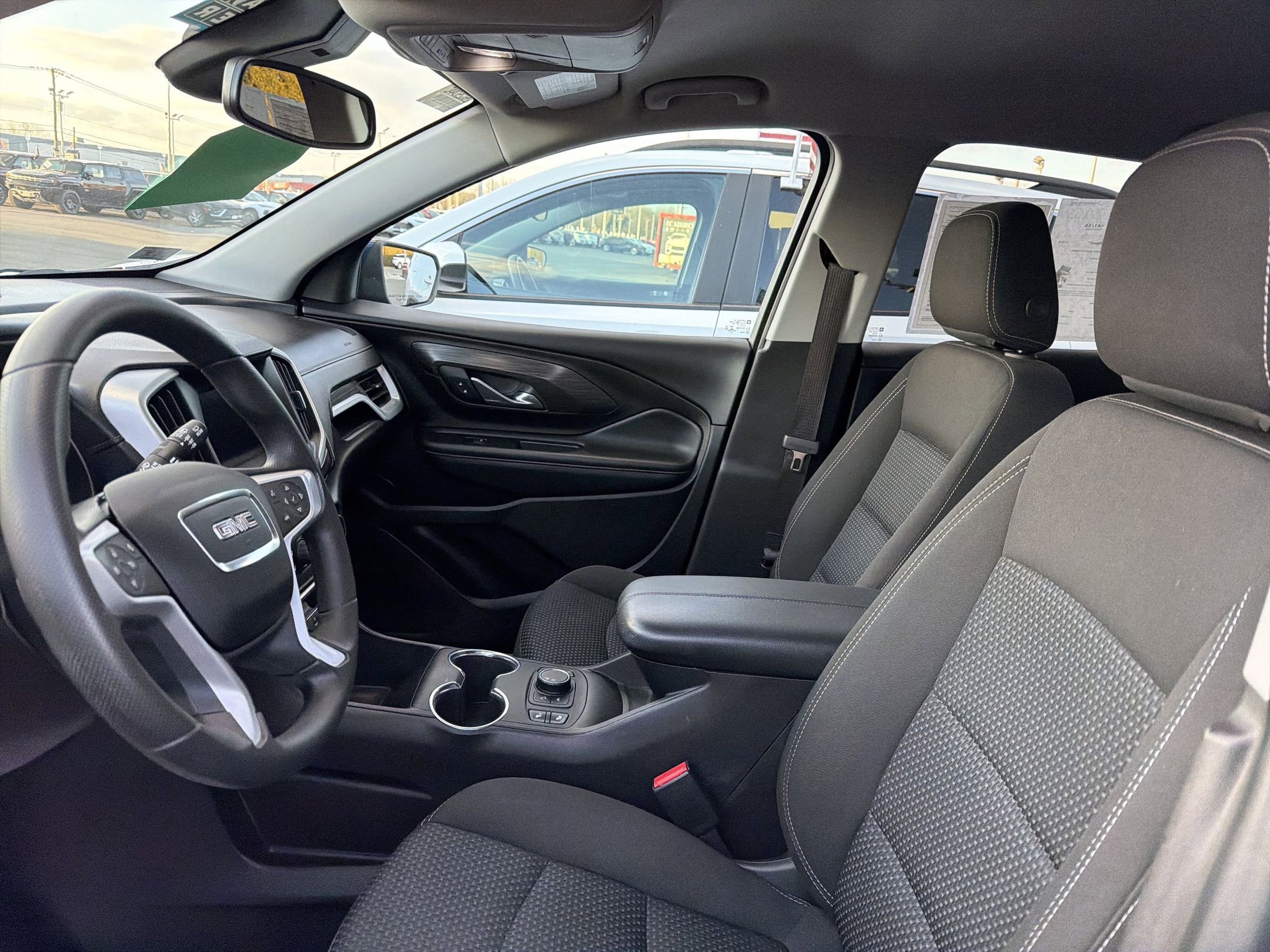 Certified 2022 GMC Terrain SLE w/ Driver Convenience Package image 9