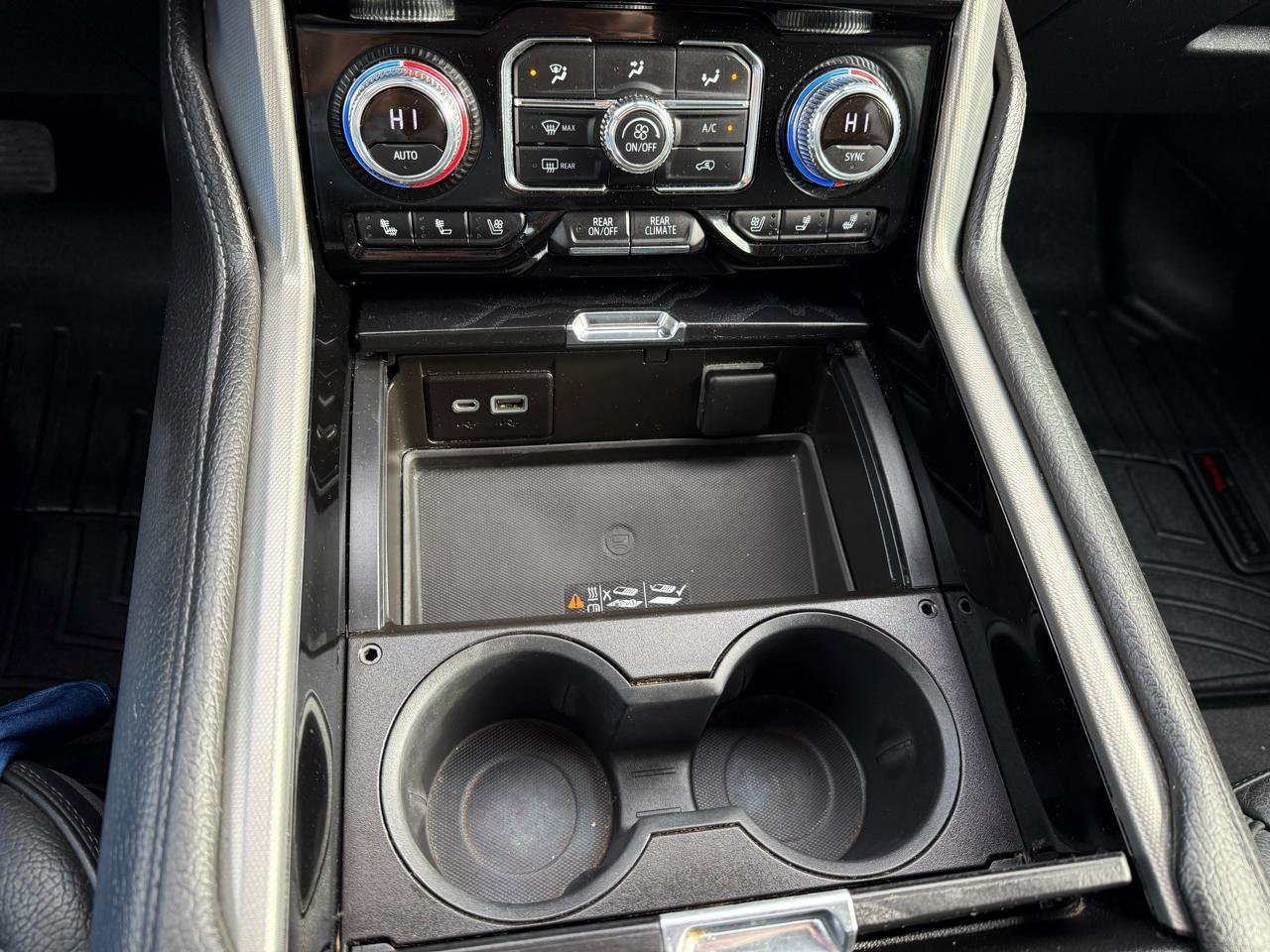 Used 2022 GMC Yukon XL Denali AWD/4WD image 38