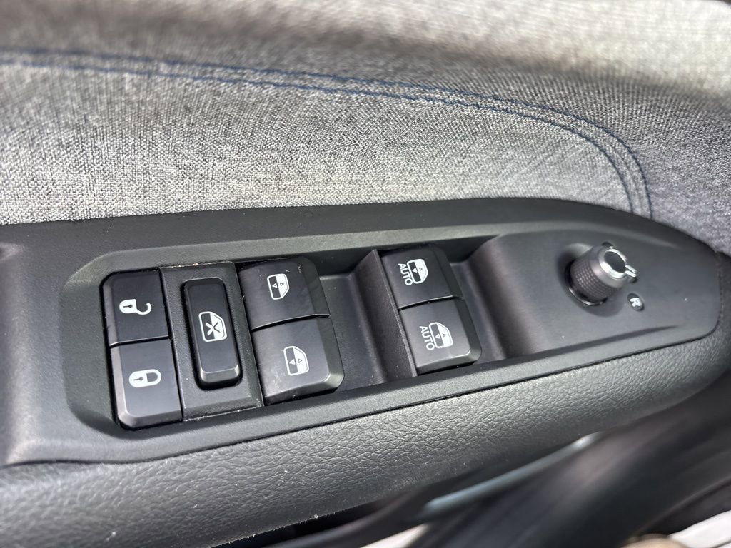 Used 2024 Jeep Compass Latitude image 24