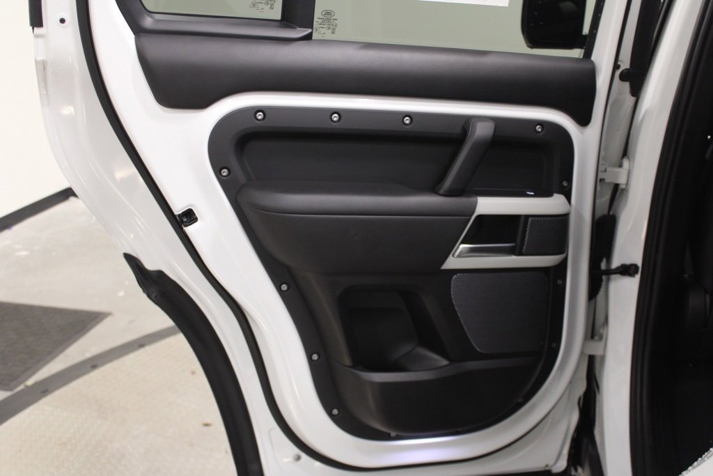 Used 2020 Land Rover Defender 110 HSE image 35