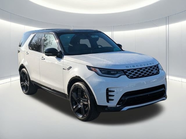Used 2025 Land Rover Discovery Metropolitan Edition image 4