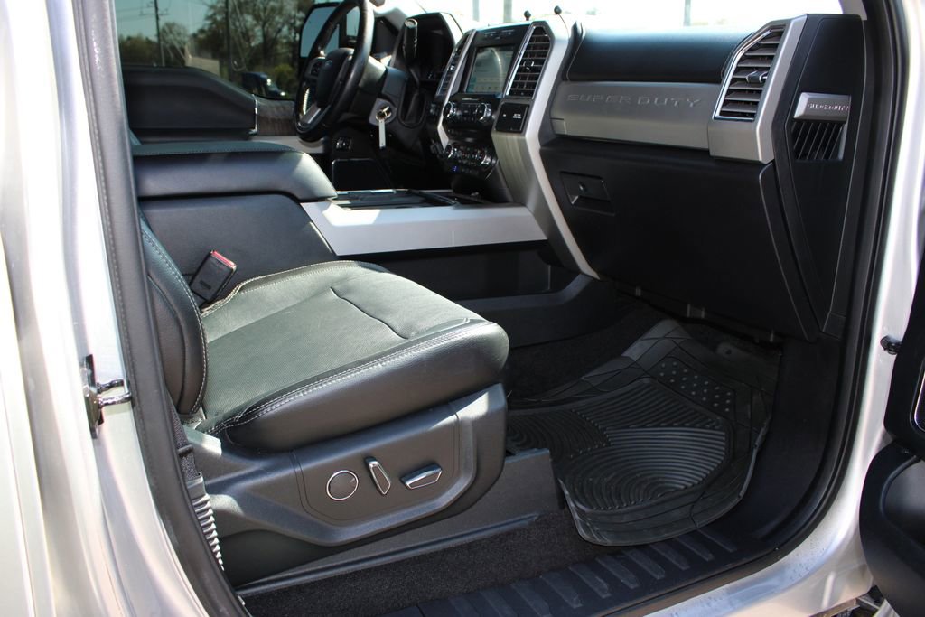 Used 2017 Ford F250 Lariat w/ Chrome Package image 6
