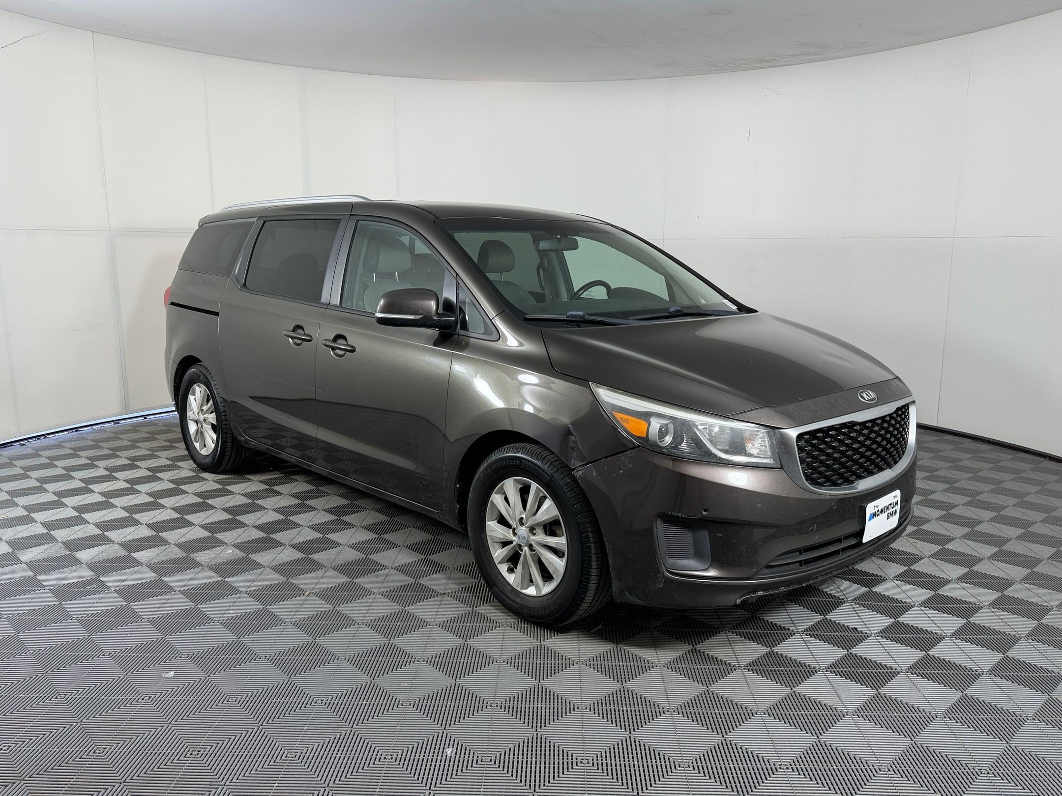 Used 2017 Kia Sedona LX w/ LX Essentials Premium Package FWD image 7