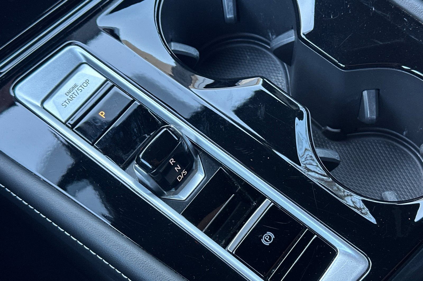 Used 2024 Volkswagen Atlas Cross Sport SE image 24