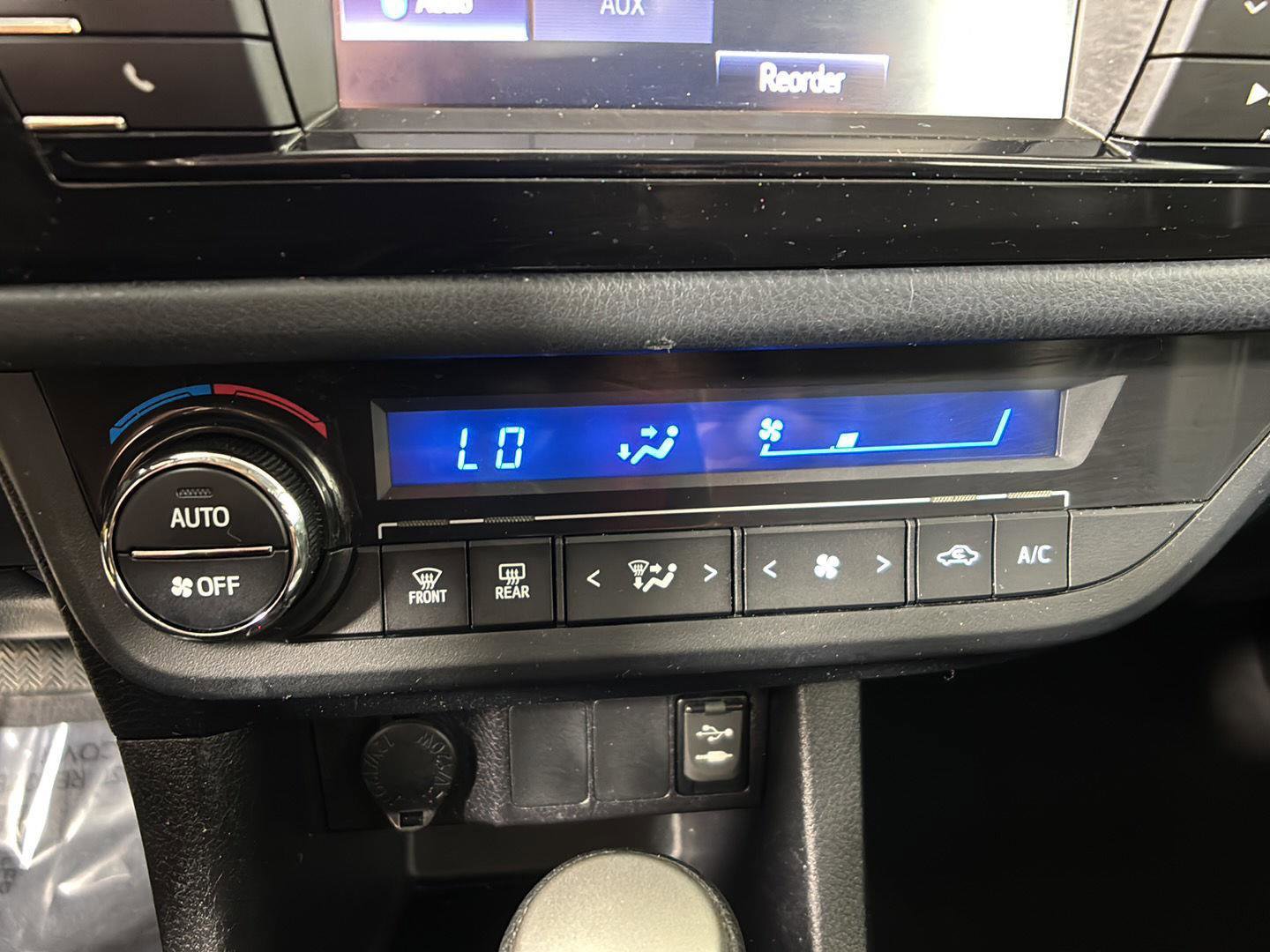 Used 2015 Toyota Corolla S FWD image 33