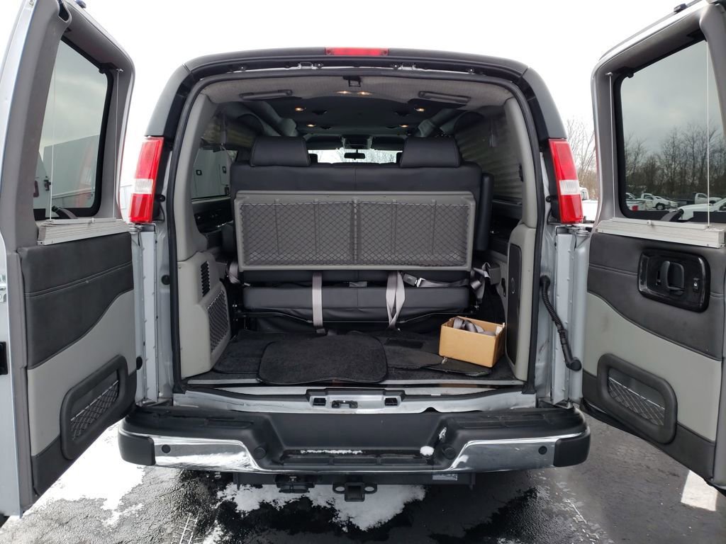 Used 2023 Chevrolet Express 2500 Extended image 21