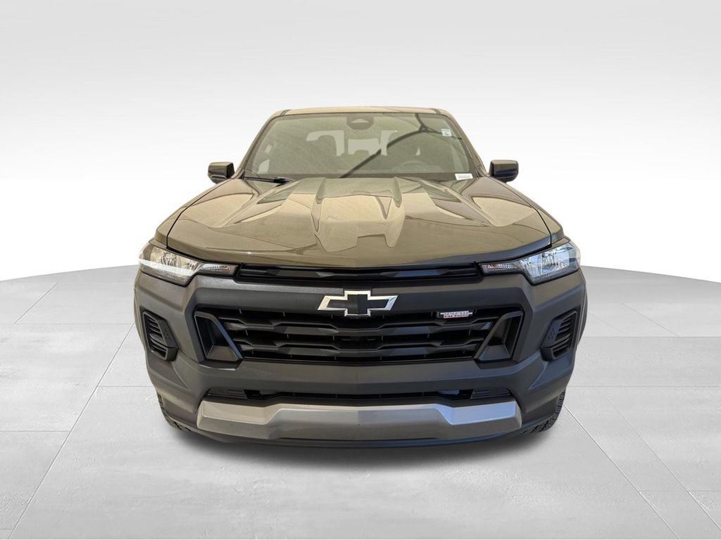 Used 2024 Chevrolet Colorado Trail Boss AWD/4WD image 4