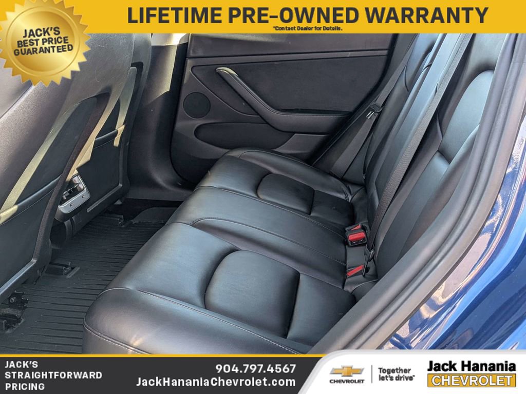 Used 2022 Tesla Model 3 Standard Range image 12