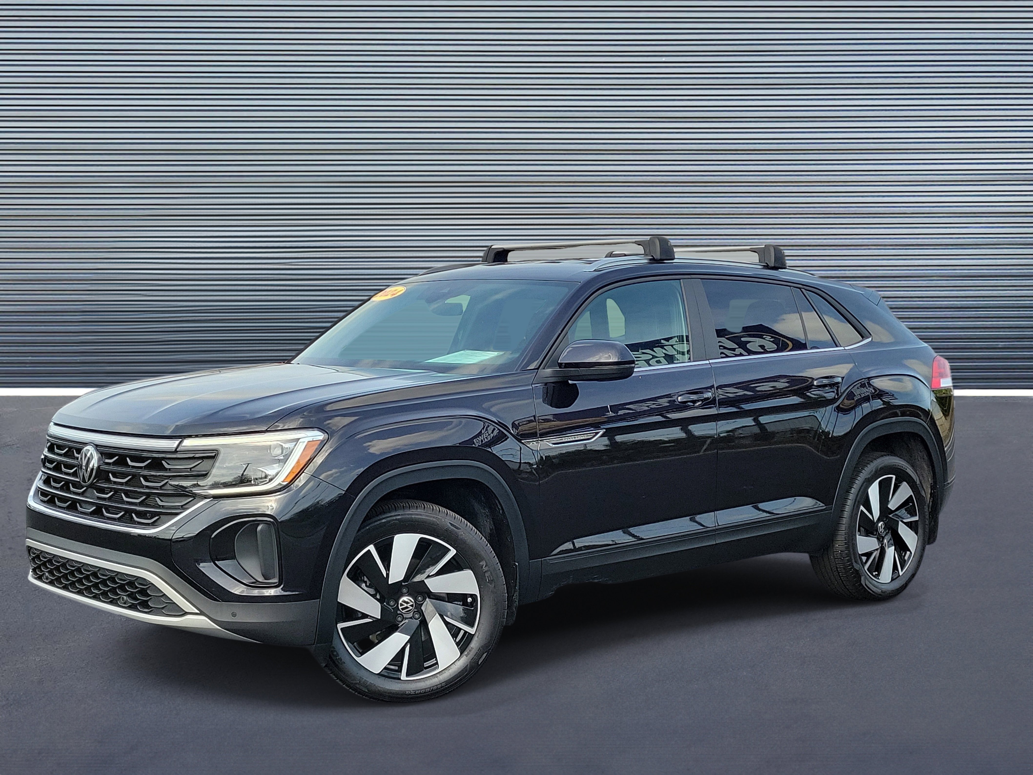 Used 2024 Volkswagen Atlas Cross Sport SE image 1