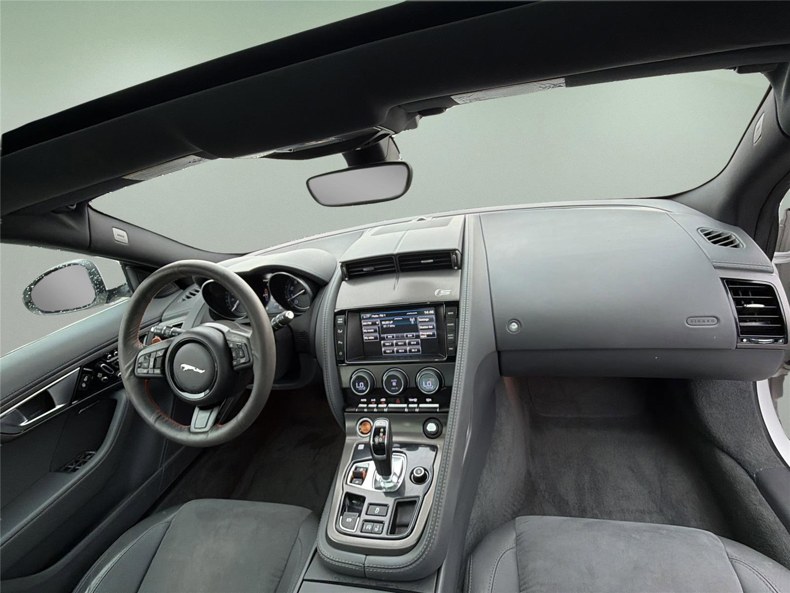 Used 2015 Jaguar F-TYPE S RWD image 21