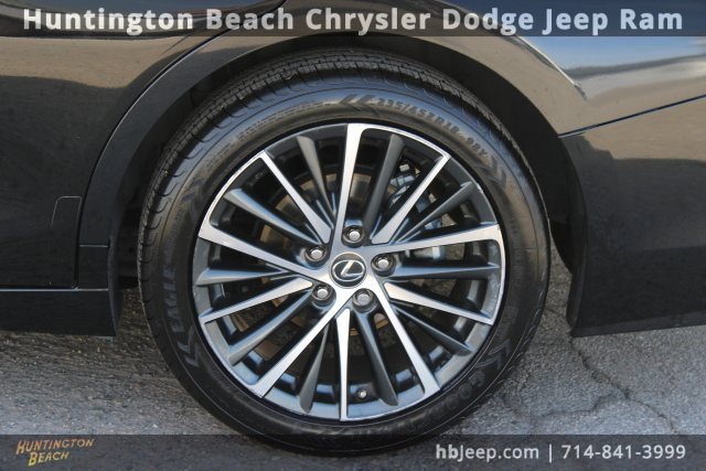 Used 2023 Lexus ES 350 w/ Premium Package image 8