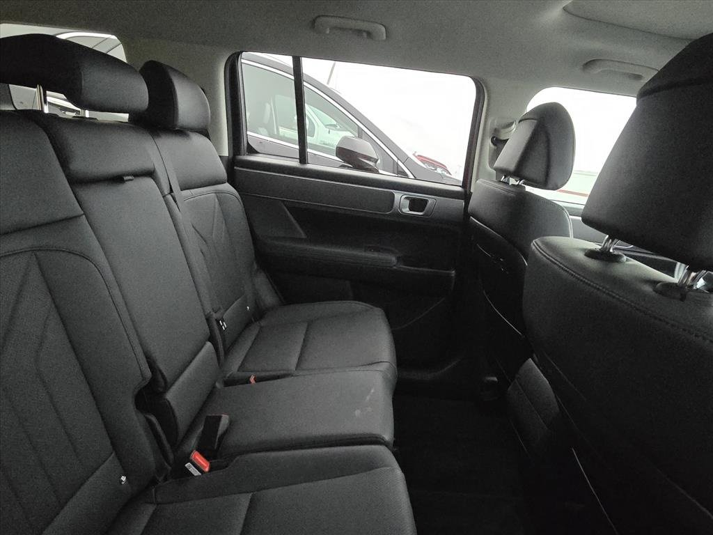 Certified 2025 Hyundai Santa Fe XRT image 9