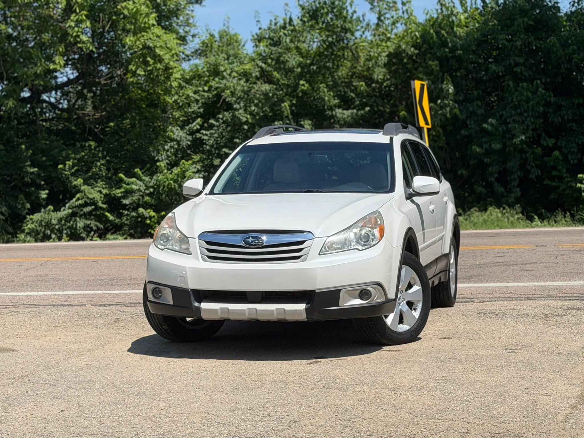 Used 2012 Subaru Outback 2.5i Limited AWD/4WD image 1