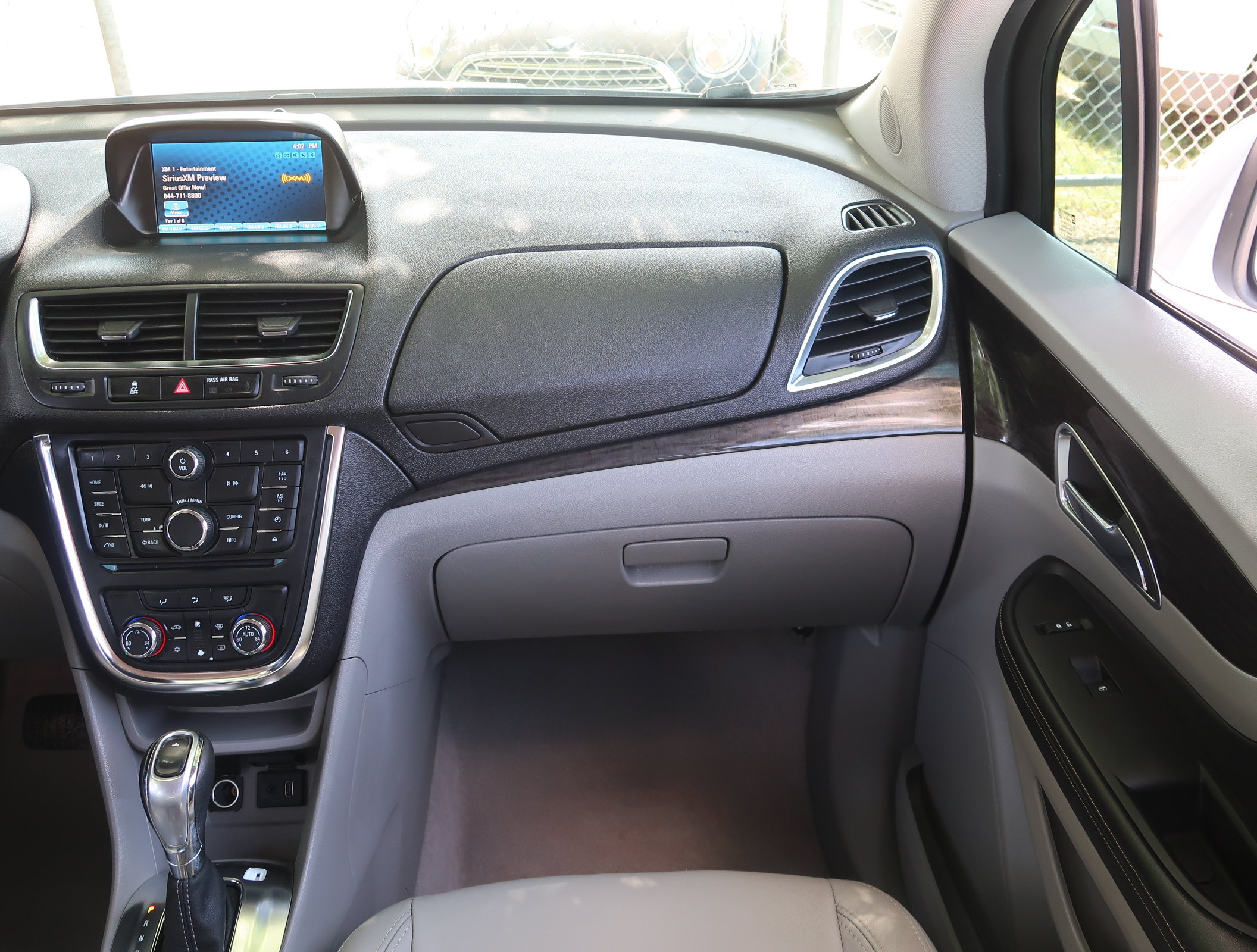 Used 2015 Buick Encore Convenience FWD image 16
